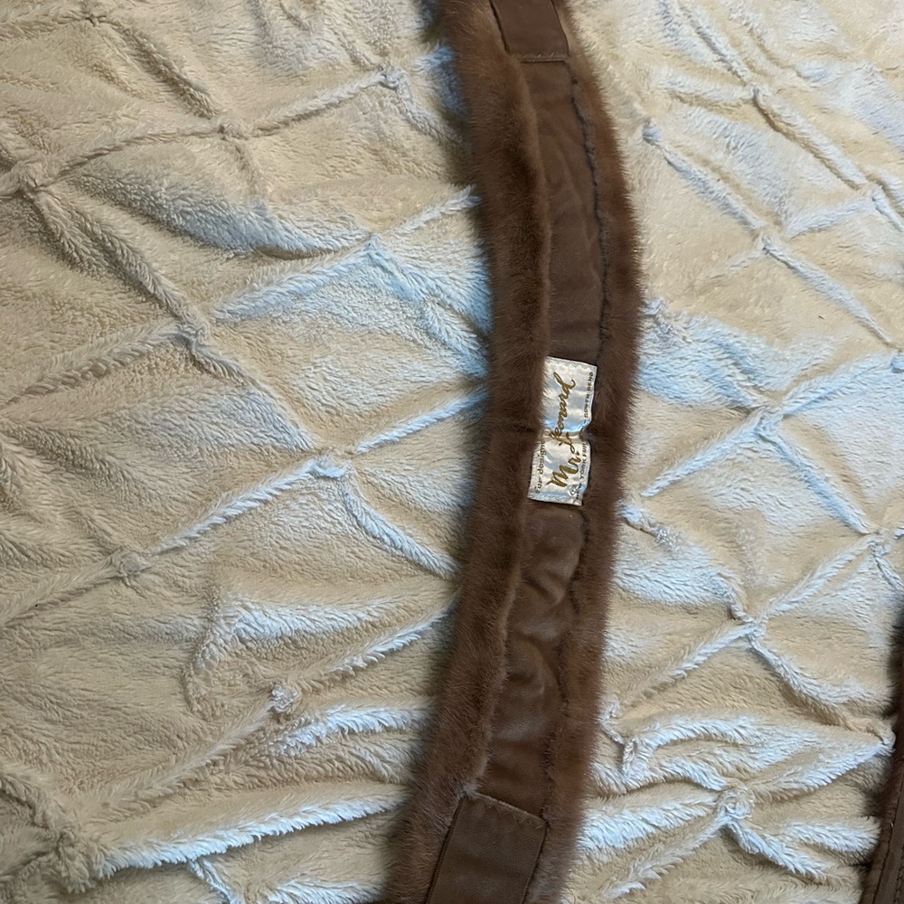 Luxurious Brown Fur Scarf - Picture 7 of 7